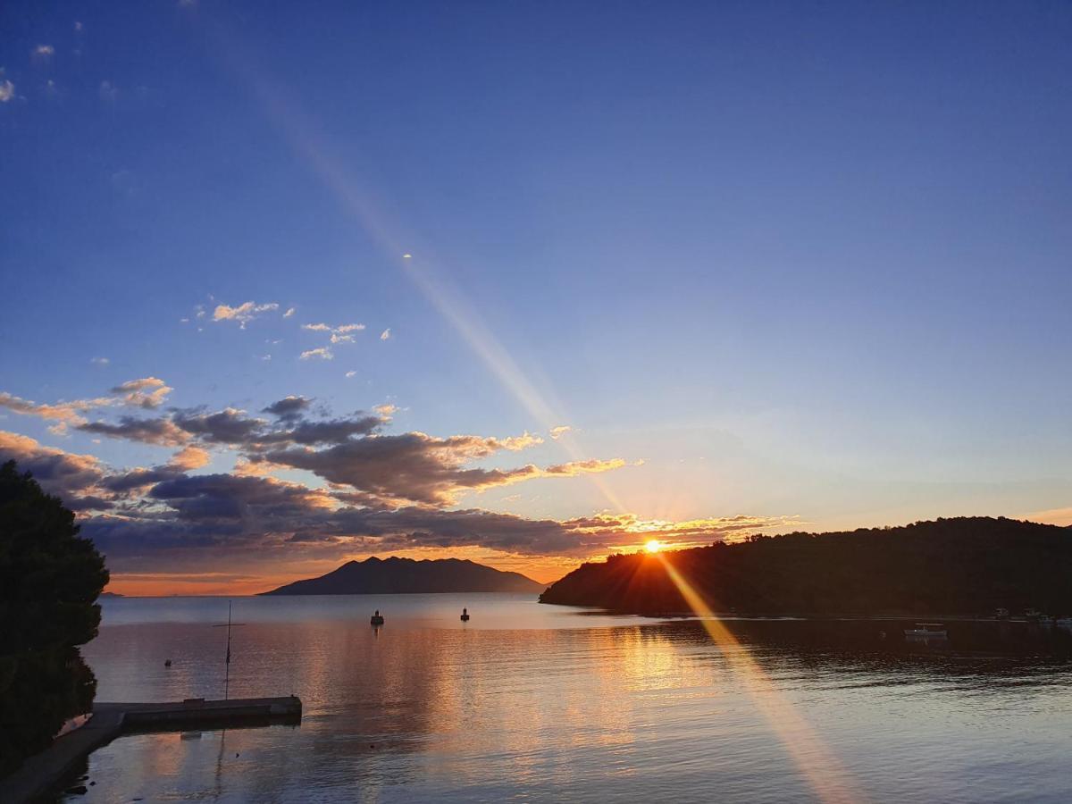 Hotel Mike Epidaurus Екстер'єр фото
