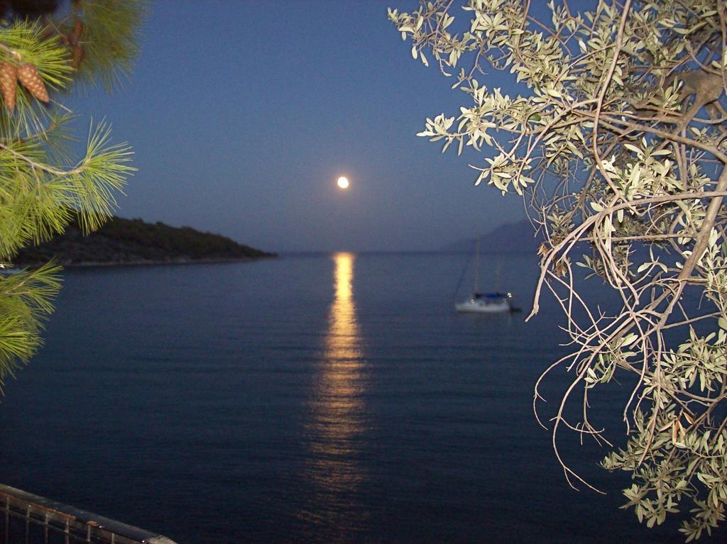 Hotel Mike Epidaurus Екстер'єр фото